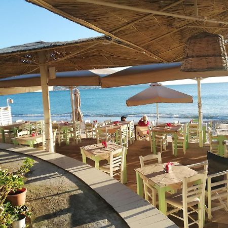 Aura Garden Apartment Faraí Екстериор снимка