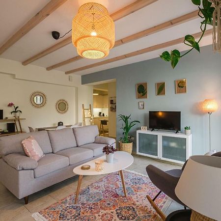 Aura Garden Apartment Faraí Екстериор снимка