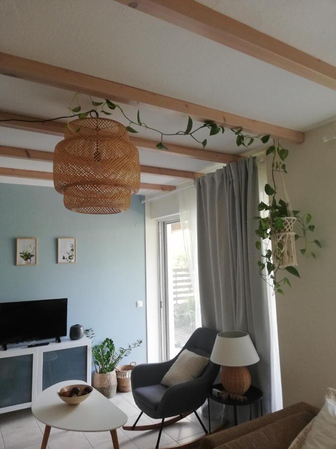 Aura Garden Apartment Faraí Екстериор снимка