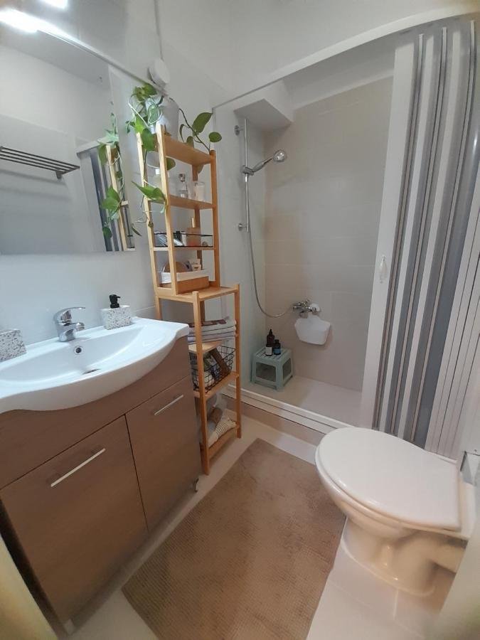 Aura Garden Apartment Faraí Екстериор снимка